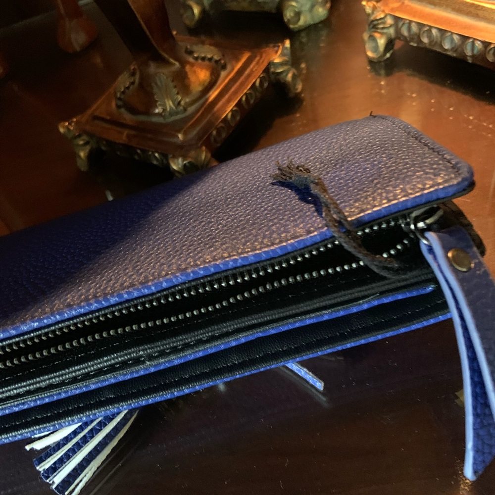 Gold Coast Tasseled Wallet - Picture 4 of 5